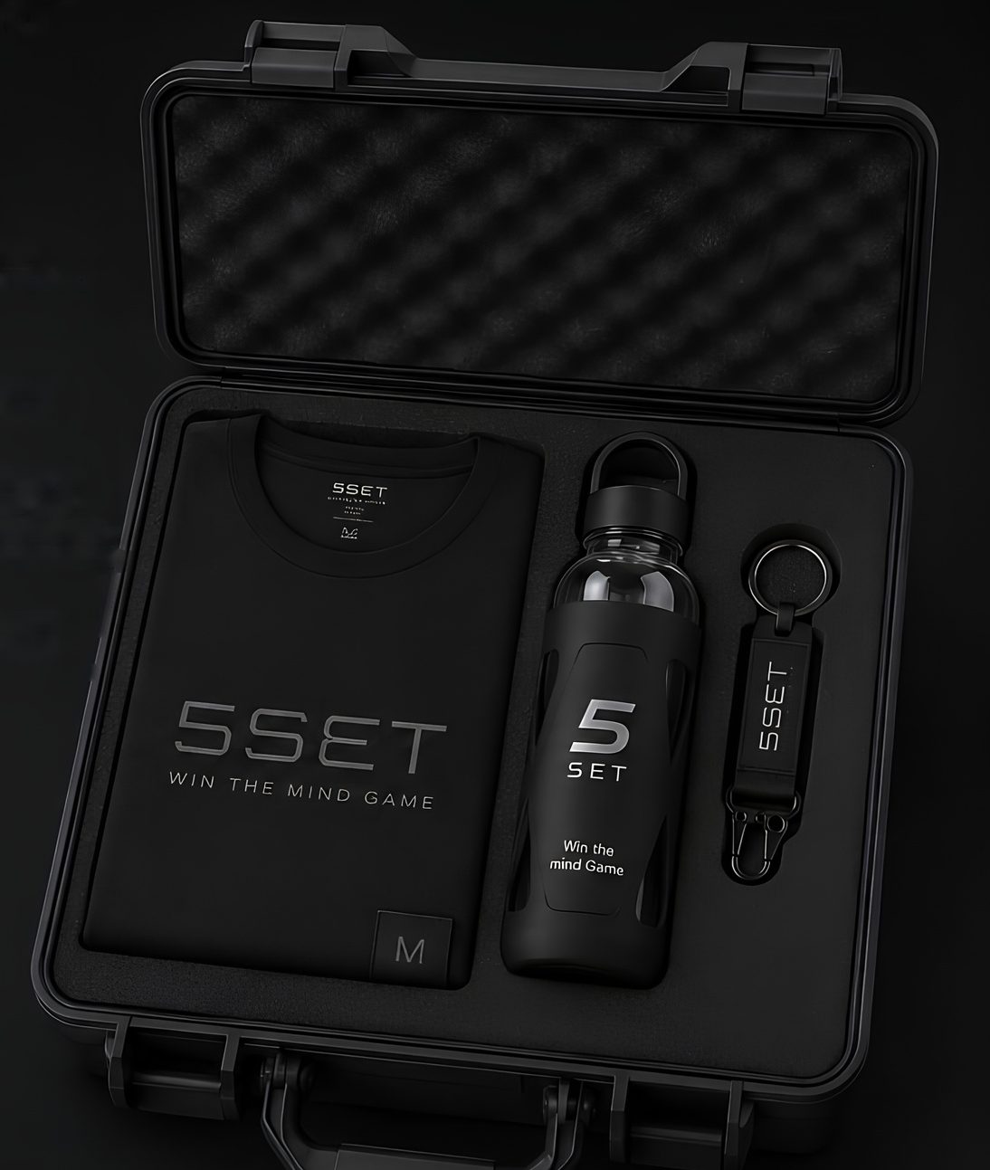 Kit Essencial e Sofisticado em maleta: camiseta, garrafa de vidro e chaveiro